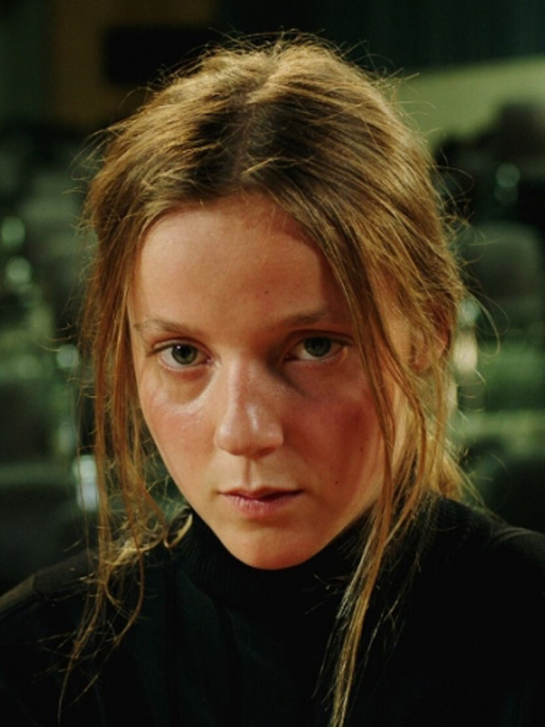 Sarah Joue un Loup Garou